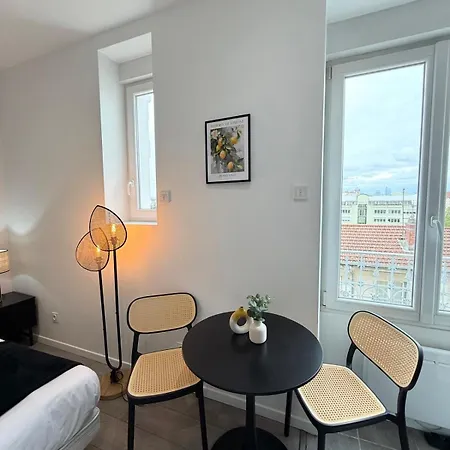 Appartement Antonin Perrin - - *